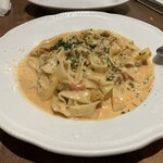 イゾラ スメラルダ - フィットチーネウニのレモン風味クリームソースアマルフィー風