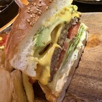 アメリカン＆メキシカンダイニング レポス - ボリューム満点のバーガー　美味しかった！