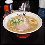 麺や hide - 魚介豚骨醤油（細麺） 950円