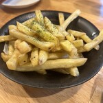 新宿 六 - アンチョビポテト　酒すすむ！！