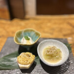 焼鳥 URABAN - 前菜三種　手前のいちじく田楽に感動