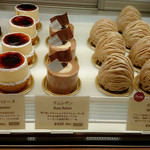 パティスリー ショコラトリー オーディネール - 美し過ぎるケーキが並ぶショーケースその3