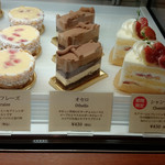パティスリー ショコラトリー オーディネール - 美し過ぎるケーキが並ぶショーケースその4