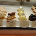 パティスリー ショコラトリー オーディネール - 美し過ぎるケーキが並ぶショーケース薗2