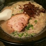 ほむら - とんこつラーメン　680円