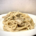 トラットリア アニモ - ◇パスタ（通常100ｇ）…いろいろキノコとポルチーニのクリーム／シェア