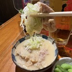 もつ焼 登運とん - モツ煮ハーフ