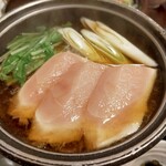 本家鮪屋 伊豆高原本店 - すき焼き風なマグロ、生卵付けていただくと至福の時