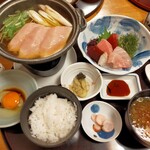 本家鮪屋 伊豆高原本店 - 鮪屋定食の全景　ご飯もしっかり目