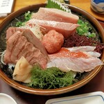 本家鮪屋 - こちらは特選とろ炙り三昧丼！切り身は大ぶりで最高！