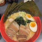 横浜家系ラーメン 赤家 - 料理写真: