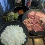 焼肉スエヒロ館 - 牛タン&カルビ焼肉ランチ1800円