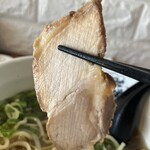 東龍軒 - チャーシュー小ぶりのが2枚