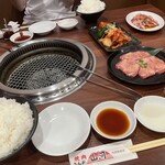 焼肉 山河 - 