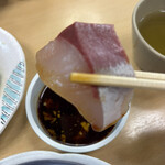 活魚料理 びんび家 - ハマチ。油が乗ってて臭み一切なし！