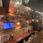 食彩工房 - カウンター席もアリ　先客は、バズたちです