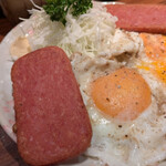 海の家 あそなる～ - 目玉焼きも俺の常連♪たまには豪華にスパムエッグ！