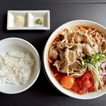 麺屋　たか - 味変で粉チーズとバジルペーストが付きます