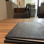 kitchen俊貴 - テーブル席に案内してもらいました