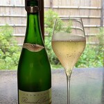 イチリン ハナレ - Renard Barnier
      Blanc de Blancs Brut Champagne
      フランス シャンパン産のスパークリング