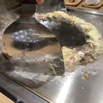 텟판 코마치 나가레카와점 - 오징어 먹물 몬자 만드는 과정