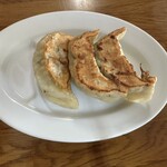 手打ちラーメン俵屋 - 餃子3個　　　　　290円