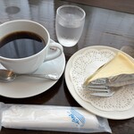 梅の木 - ケーキセット 1,000円（ケーキ50円引）