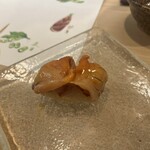 うを徳 - 赤貝のにぎり