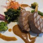 ラヴィス・ヴィラ・スイート - 豚ヒレ肉のアップ