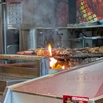 ブロンコビリー - 炭火で焼いてます!