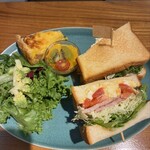 LARGE CAFE 石川橋 - 