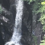 はやぶさ食堂 - 滝アップ