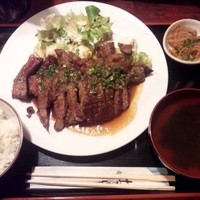 たくあん・牡丹亭 - メガ盛ステーキランチ