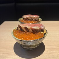 焼うおいし川  六本木凛華楼 - 名物のどんぶり。ご飯おかわりもできます。
