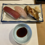 吉野寿司 - おまかせ握り 3貫