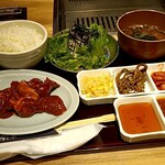(卸)精肉店直送 たれ焼肉と米 - ハラミ定食