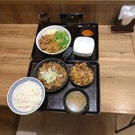 吉野家 - 牛玉スタミナまぜそば、牛皿・ねぎ塩カルビ定食、ドリンクバー