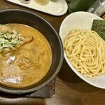 醤油豚骨ラーメン きんいろ - 
