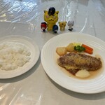 西洋肉料理 岡 - ハンバーグ自家製マヨネーズ和え　1,300円(税込)