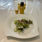西洋肉料理 岡 - 最初にサラダ