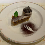 ル・ポティロン - 夫が選んだバナナとクルミのタルトと黒胡麻アイス