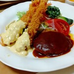 おおくま - Aセット（海老フライタルタルソース、ハンバーグ、野菜サラダ）