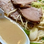 ら～めん山家 - スープがうまい