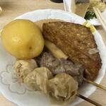 正宗屋 - おでん。 （じゃがいも、厚揚げ、すじ、シュウマイ）