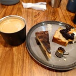 チーズケーキと彩りカレー Luna piena - Aセット(チーズケーキ＆コーヒー＆バナナケーキ)