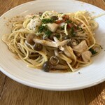 スパゲッティ専門 こぱぞう - ホタテとキノコのオイルスパゲッティ大盛り