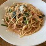 スパゲッティ専門 こぱぞう - スモークサーモンとホウレン草のトマトクリームスパゲッティ大盛り