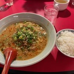 南海飯店 - 担々麺定食