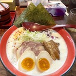 麺匠 粋や - 定番メニュー：白湯ラーメン(塩)、麺大盛り1.5倍、トッピング全盛り