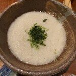 手挽きそば 一心 - 選べる小鉢【ミニとろろ】とろろに蕎麦つゆを入れて蕎麦を絡めて食べる